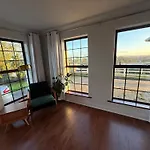 אכסניה Equestrian Estate - An Independent On-site *