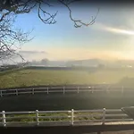 Equestrian Estate - An Independent On-site אכסניה קאבן