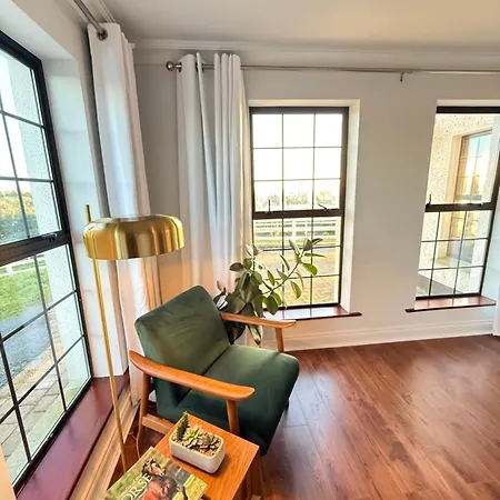 Equestrian Estate - An Independent On-site Lodge *