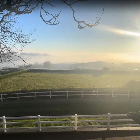 Equestrian Estate - An Independent On-site Lodge Cavan