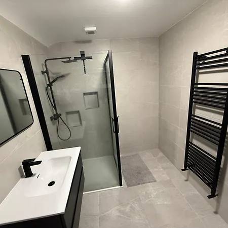 Equestrian Estate - An Independent On-site Lodge