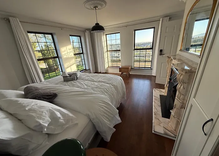 Equestrian Estate - An Independent On-site * Cavan