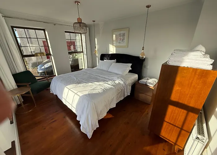 Equestrian Estate - An Independent On-site Деревянный коттедж *