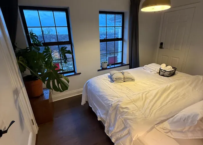 Equestrian Estate - An Independent On-site * Каван