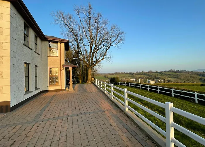 Equestrian Estate - An Independent On-site